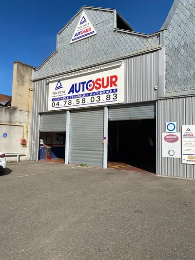 Devanture de TUV-DCTA Contrôle Technique Auto Moto Autosur Lyon 7