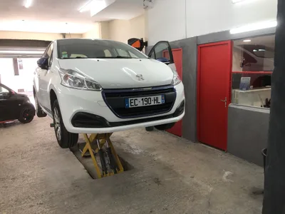 Devanture de GARAGE DU 13