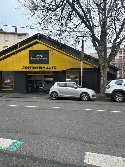 Devanture de Expert Centre Auto