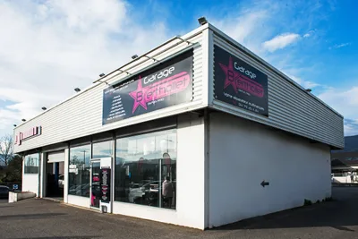 Devanture de Garage BERTHOLLET