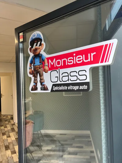 Devanture de Monsieur glass