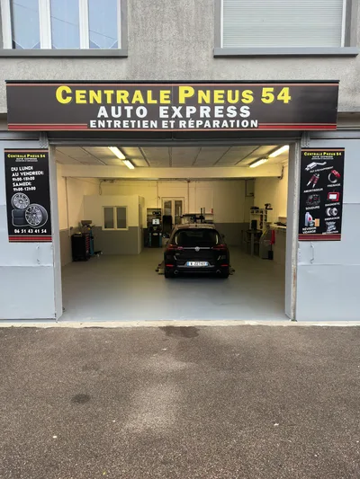 Devanture de Garage Auto Express Centrale Pneus 54