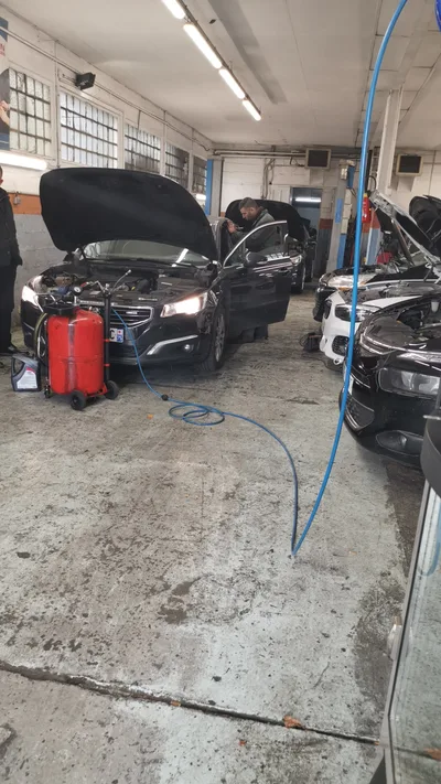 Devanture de Autos Chikh