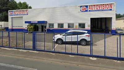 Devanture de Autovision Le Mans