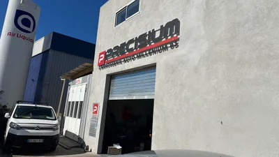 Devanture de auto millenium 83