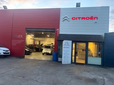 Devanture de Garage Valmy