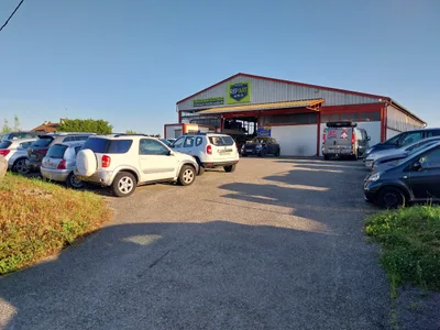Devanture de Rep'art auto 74