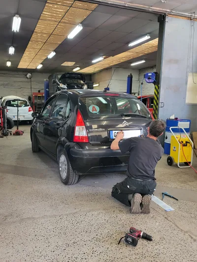 Devanture de Garage Derache