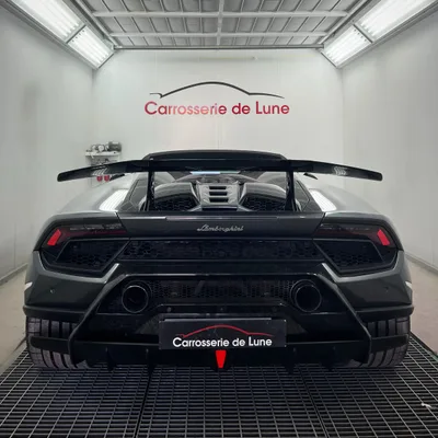 Devanture de Carrosserie de Lune