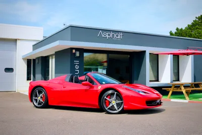 Devanture de Asphalt - Atipik Cars