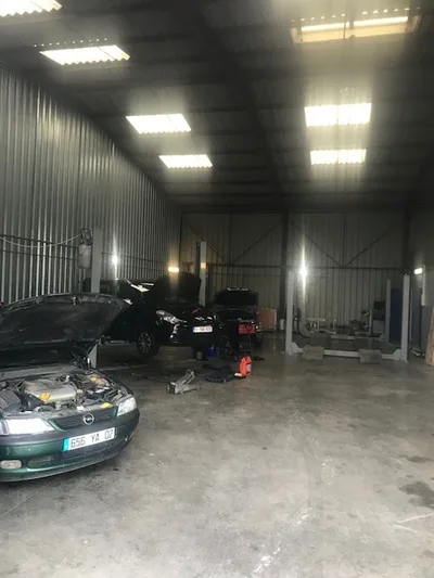 Devanture de garage des minimes