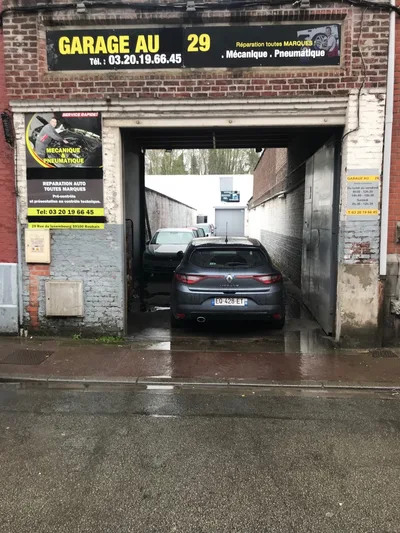 Devanture de Garage AU 29
