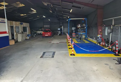 Devanture de ACS Autovision Contrôle Technique Auto Moto Meaux