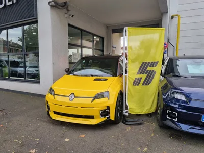Devanture de Garage Renault Szumny