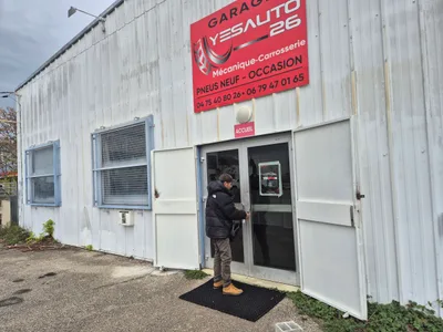 Devanture de yes auto 26