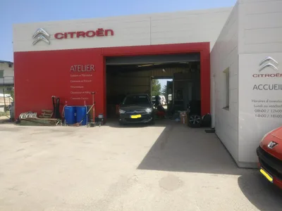 Devanture de Garage Chinelli
