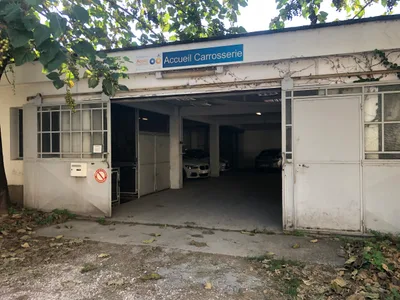 Devanture de Carrosserie Tochon