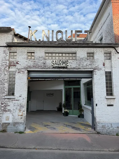 Devanture de Salomé Automobile