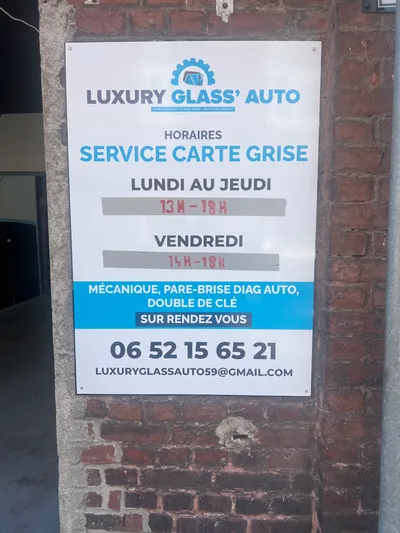 Devanture de Luxury Glass'Auto