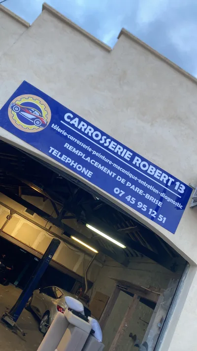 Devanture de CARROSSERIE ROBERT 13