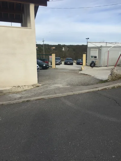 Devanture de MODERNE AUTO
