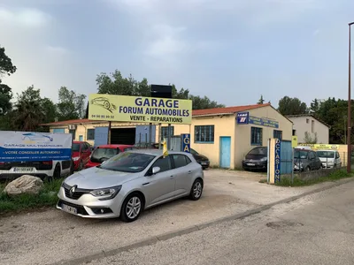 Devanture de Forum Automobiles