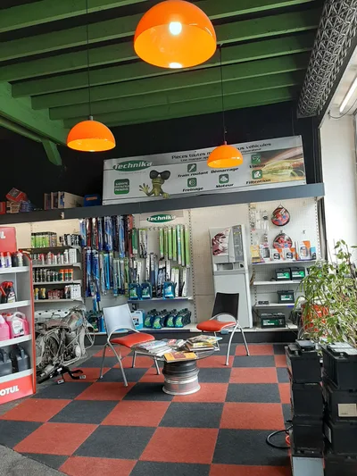 Devanture de Equip'Auto du Centre