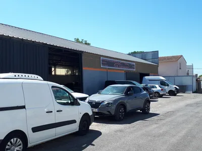 Devanture de SM Carrosserie