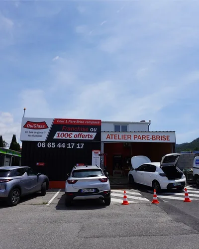 Devanture de Ouiglass aubagne