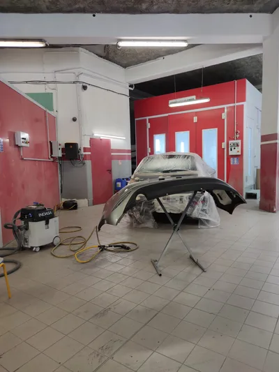 Devanture de Auto Services