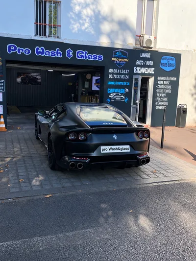 Devanture de Pro Glass & wash