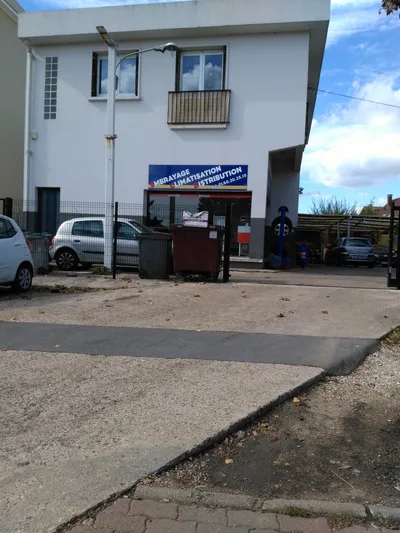 Devanture de Garage Breuillois