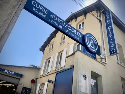 Devanture de Curie Automobiles