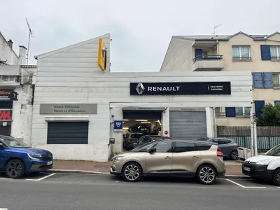 Devanture de Mont Valérien Automobiles
