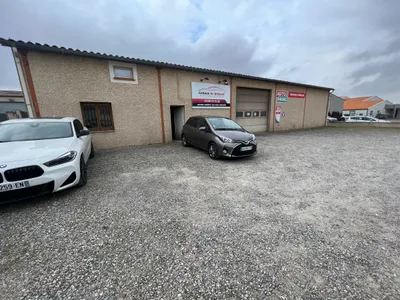 Devanture de Garage Du Briolet