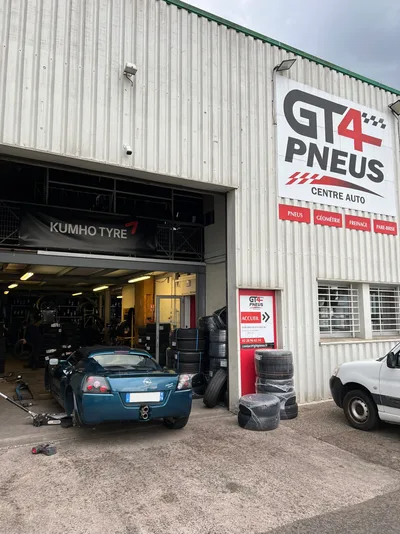 Devanture de GT4 PNEUS