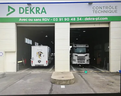 Devanture de DEKRA PL : Contrôle technique Poids Lourds