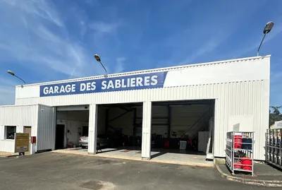 Devanture de Garage des sablieres