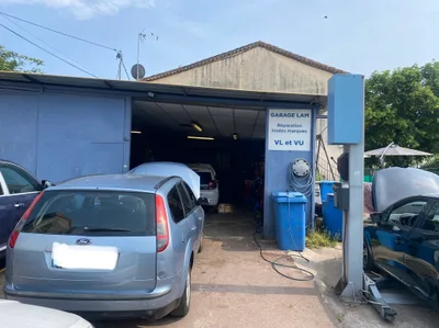 Devanture de Garage lam