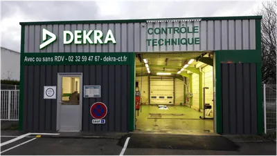 Devanture de DEKRA contrôle technique Val-de-Reuil