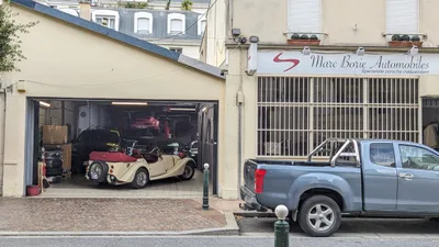 Devanture de Marc Borie Automobiles