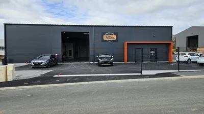 Devanture de carrosserie le tolier
