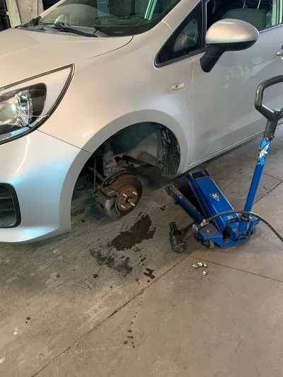 Devanture de BMJ AUTO