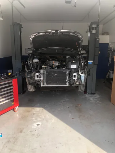Devanture de Garage des Valendons