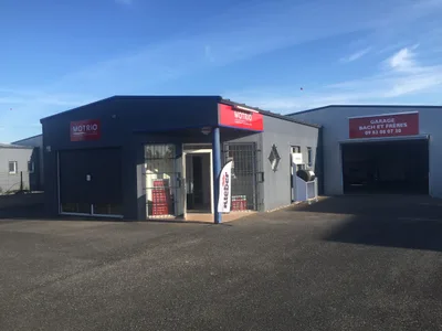 Devanture de GARAGE BACH ET FRÈRES