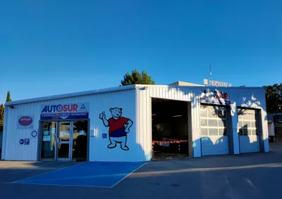 Devanture de TUV DCTA Contrôle Technique Auto Moto Autosur Marseille 12