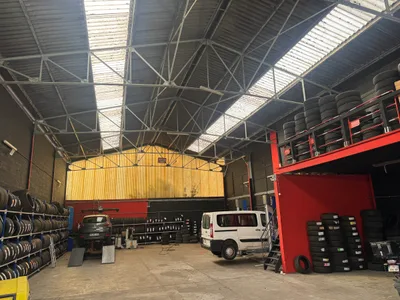 Devanture de Turbo Pneus Asnières-sur-Seine