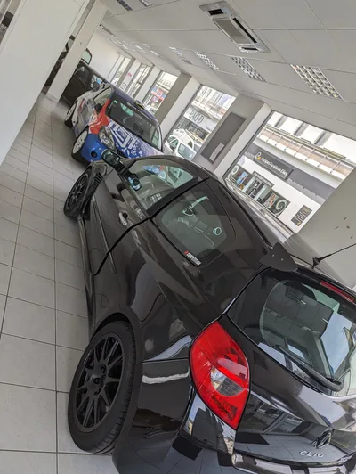 Devanture de Garage de la libération Quimper