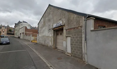Devanture de Garage Quentin De La Tour