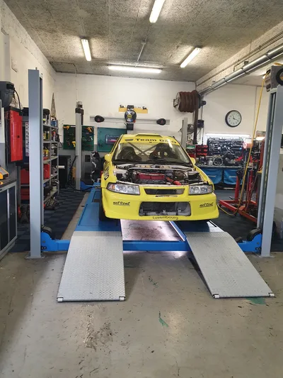 Devanture de CRT Garage